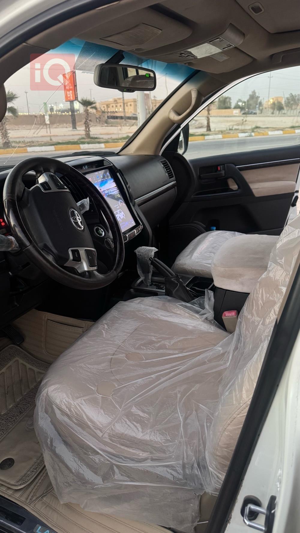 تۆیۆتا لاند کروزەر